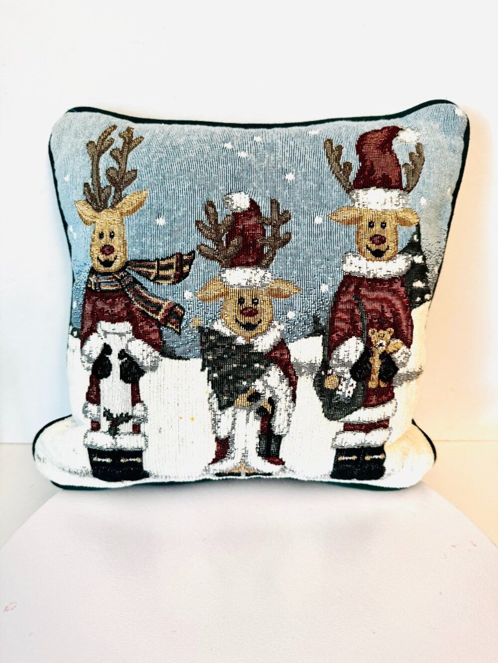 Vtg Reindeer Tapestry Fabric Christmas Stuffed 12x12 Throw Pillow